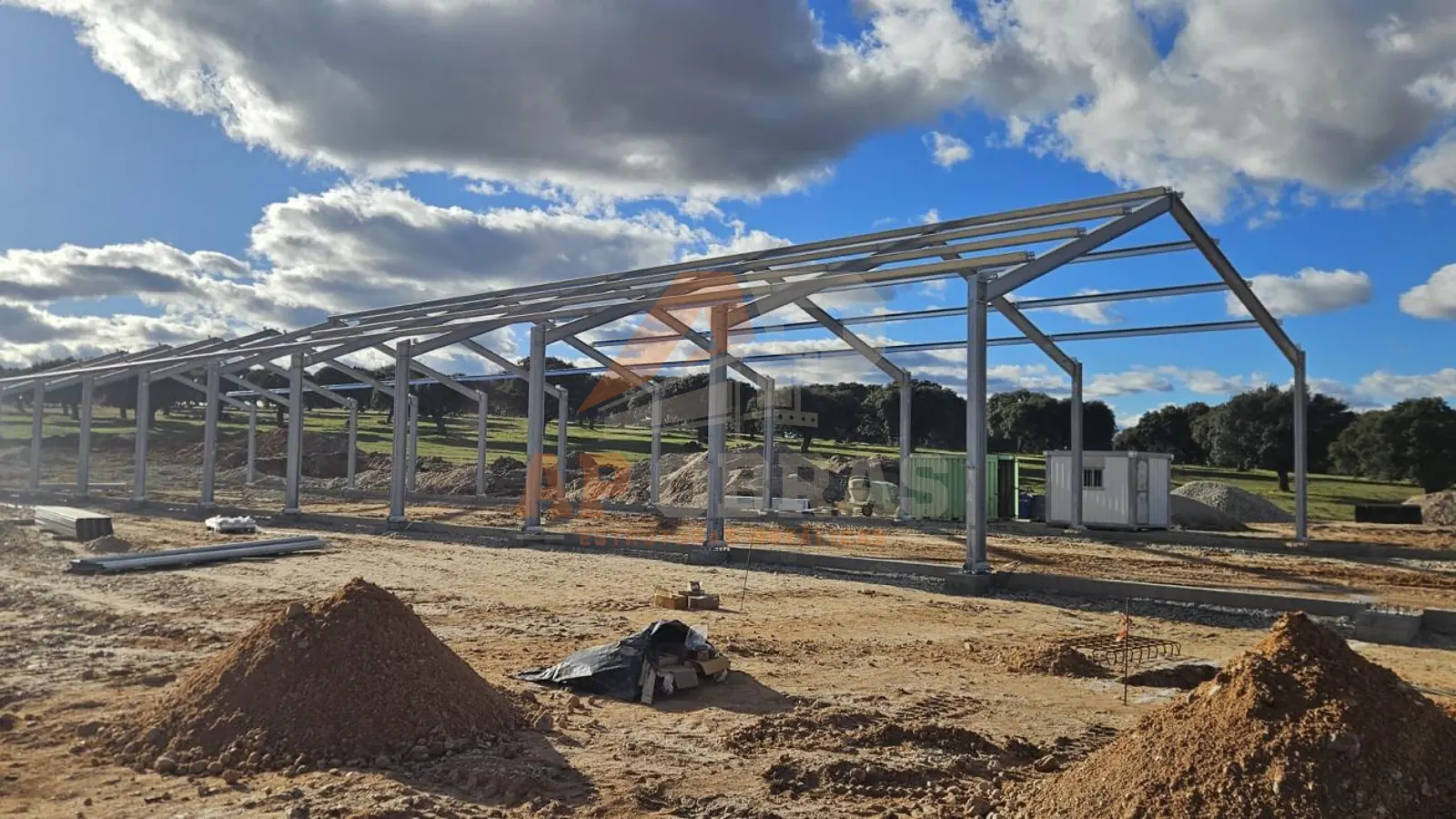 Estrutura Industrial — Estrutura Metálica Agroindustrial project by AP OBRAS, Lda